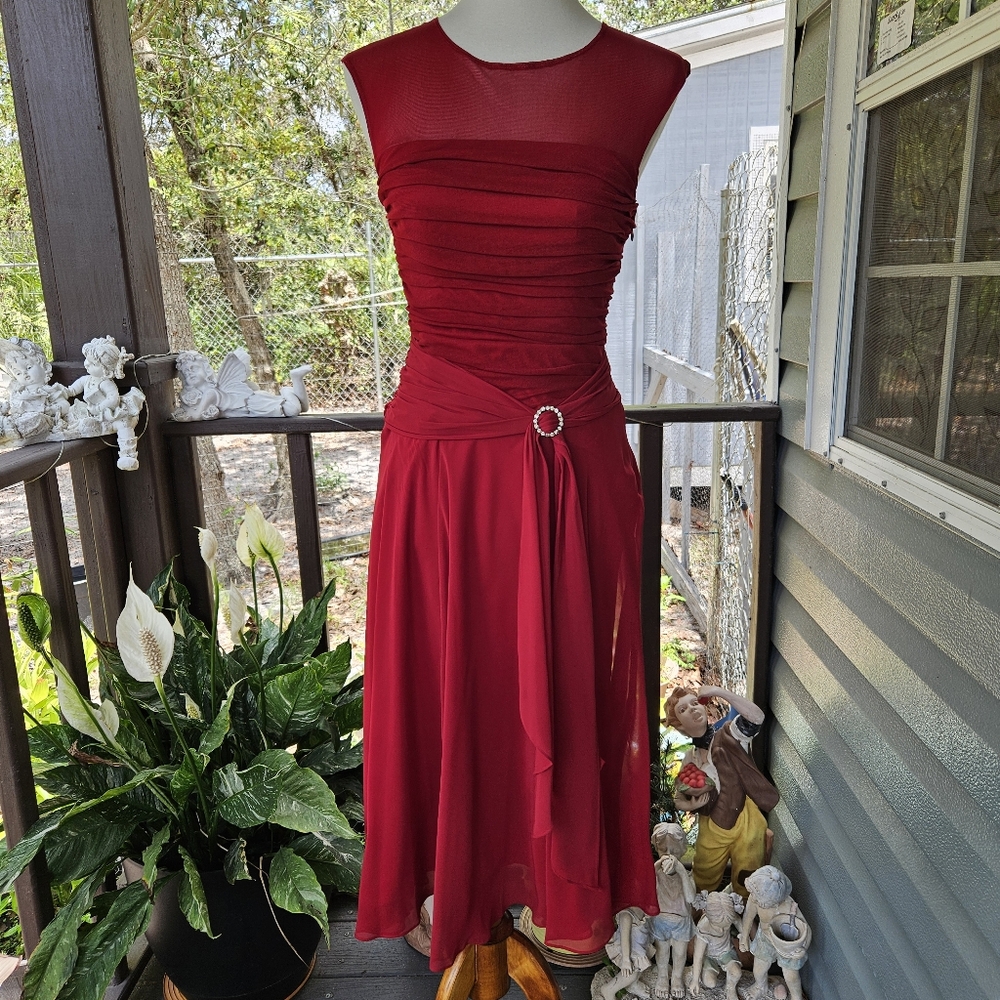 Sangrio Sleeveless Midi Dress Womens 6 Red Y2K Fairy Bodice Ruched Feminine Glam